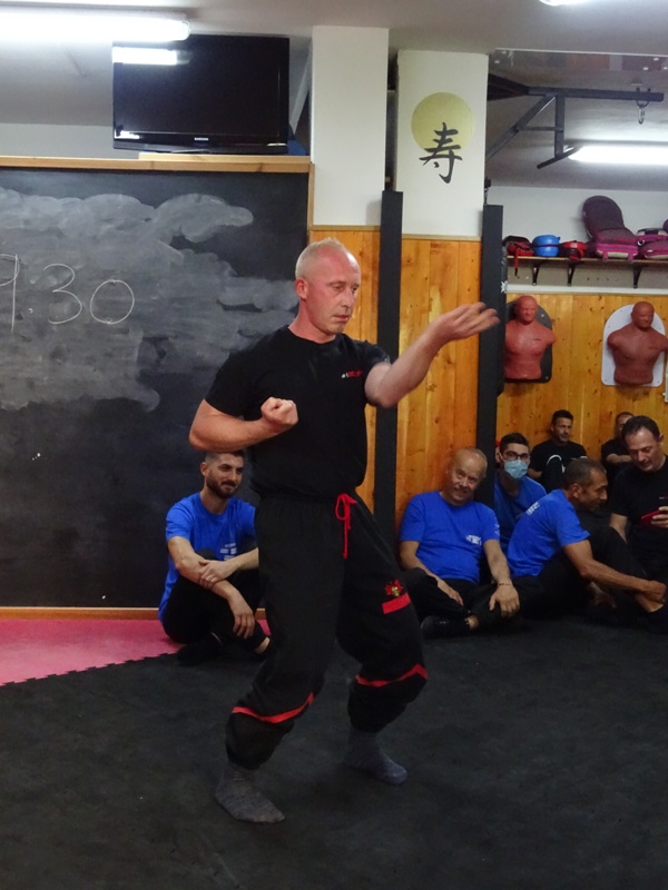 Kung Fu Academy di Sifu Mezzone Arti Marziali e palestra di Sport da Combattimento Wing Chun Weng Chun Tjun Tai Chi Taijiquan Qigong Sanda Difesa Personale (163)